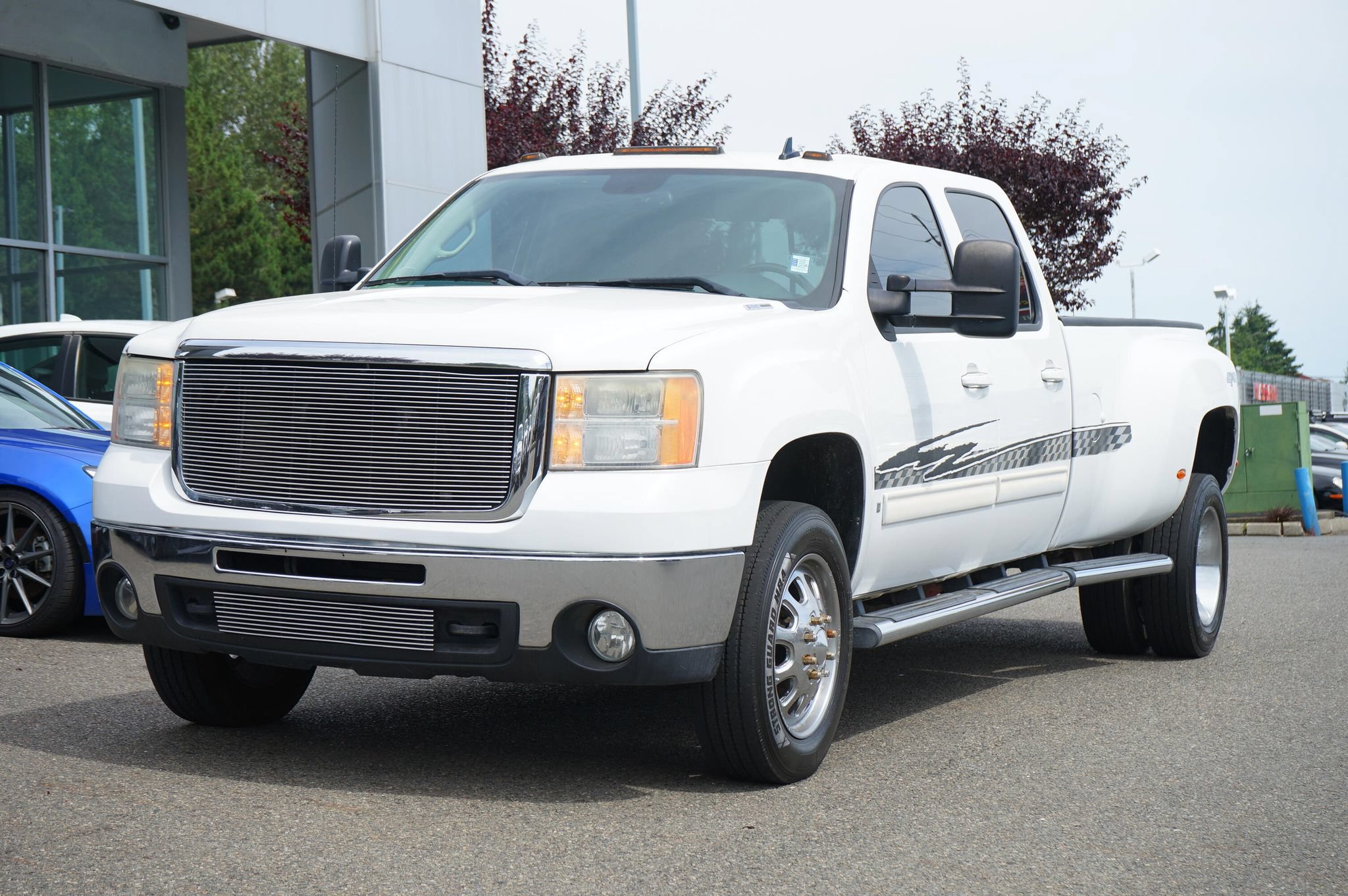 Used 2008 GMC Sierra 3500 SLT AWD/4WD image 1