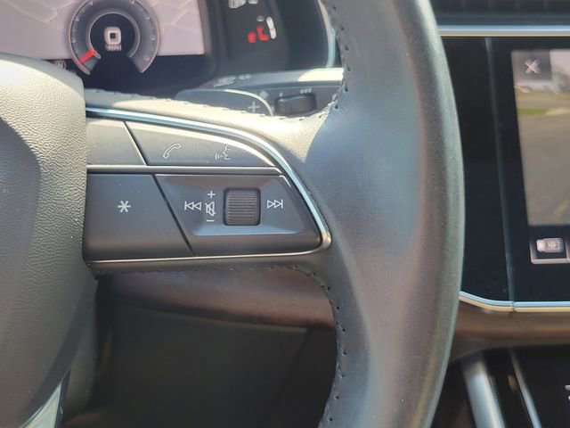 Used 2020 Audi Q8 Prestige w/ Prestige Package image 15