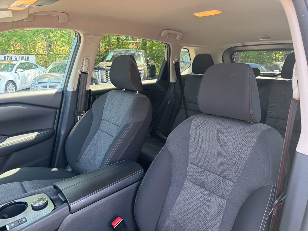 Used 2024 Nissan Rogue SV AWD/4WD image 20