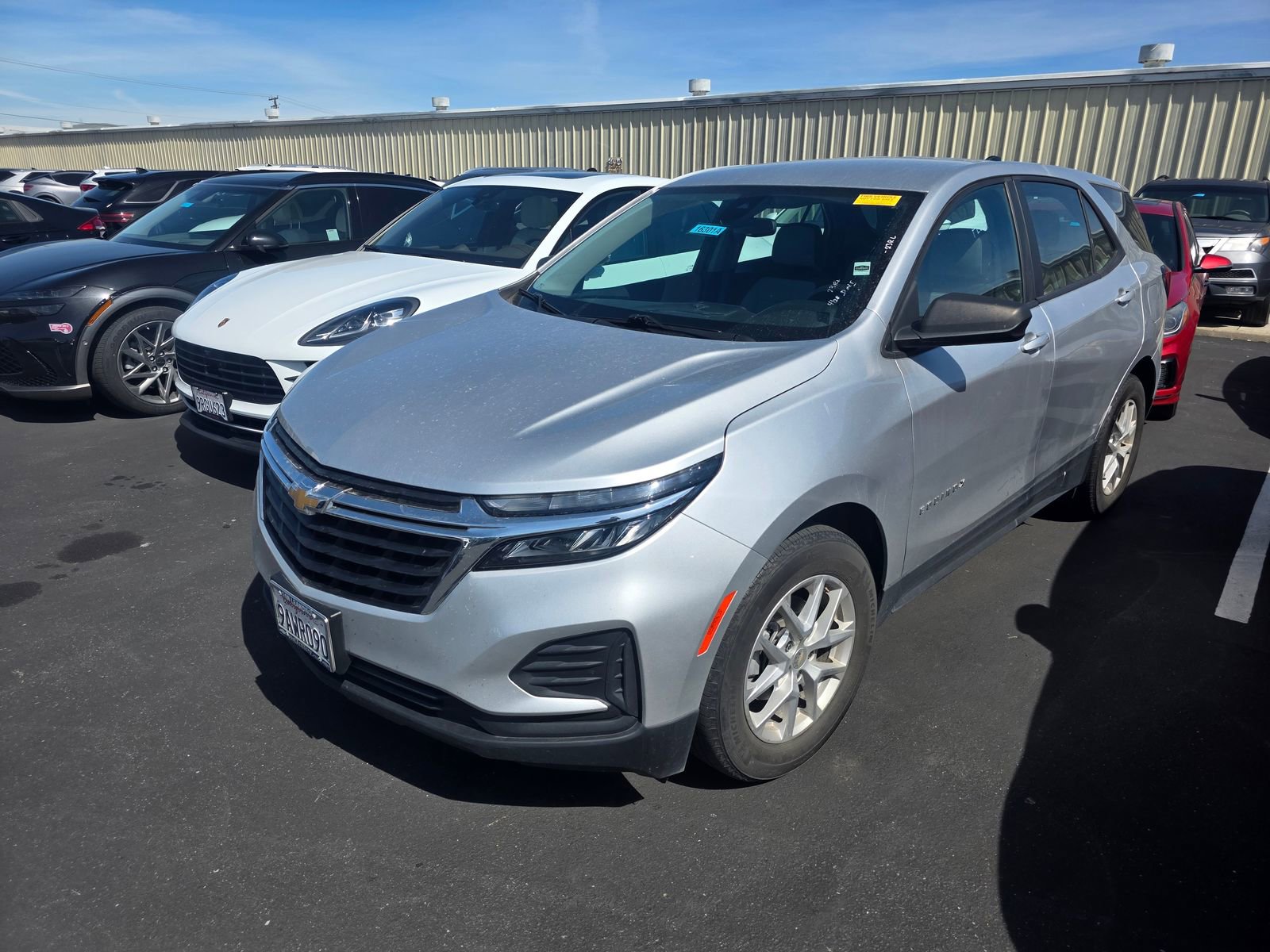 Used 2022 Chevrolet Equinox LS FWD image 1