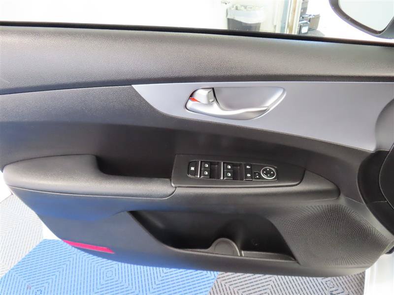 Used 2023 Kia Forte LXS w/ LXS Technology Package FWD image 15