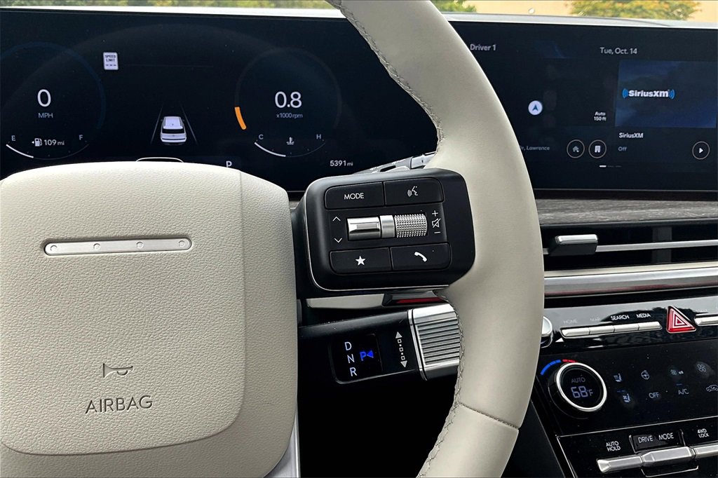 Used 2025 Hyundai Santa Fe Limited image 19