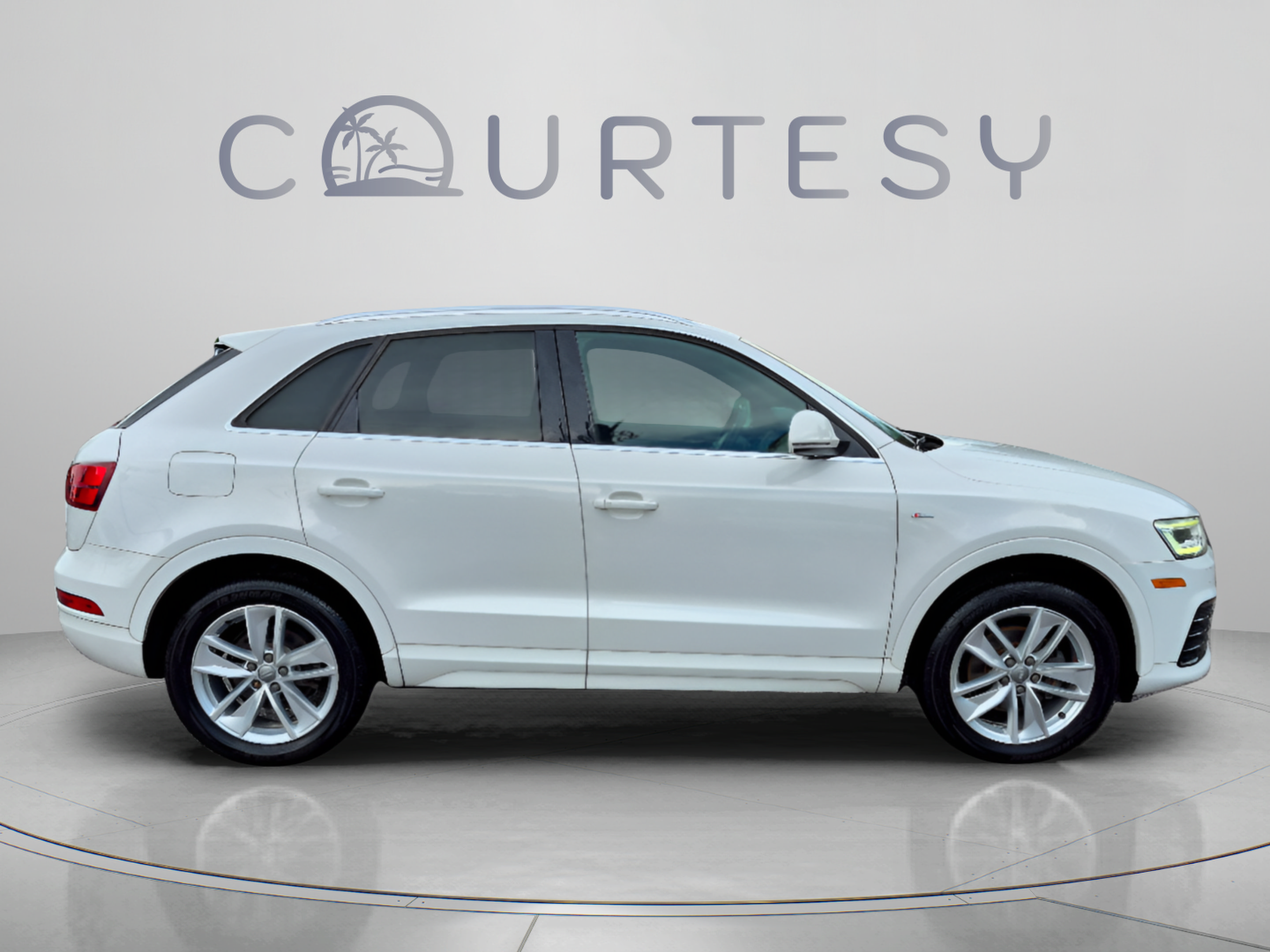 Used 2018 Audi Q3 2.0T Premium Plus w/ Premium Plus Package AWD/4WD image 7