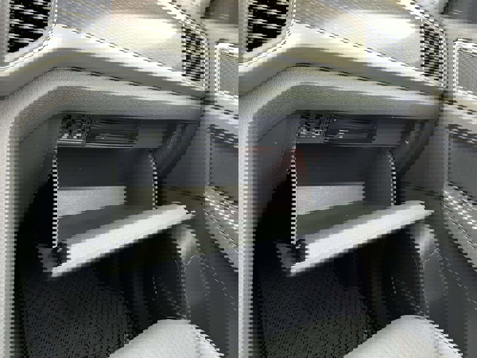 Used 2019 Volkswagen Atlas SE w/ Panoramic Sunroof Package image 38