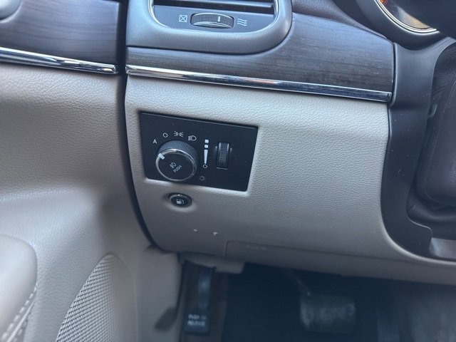 Used 2018 Jeep Grand Cherokee Overland w/ Jeep Active Safety Group image 18