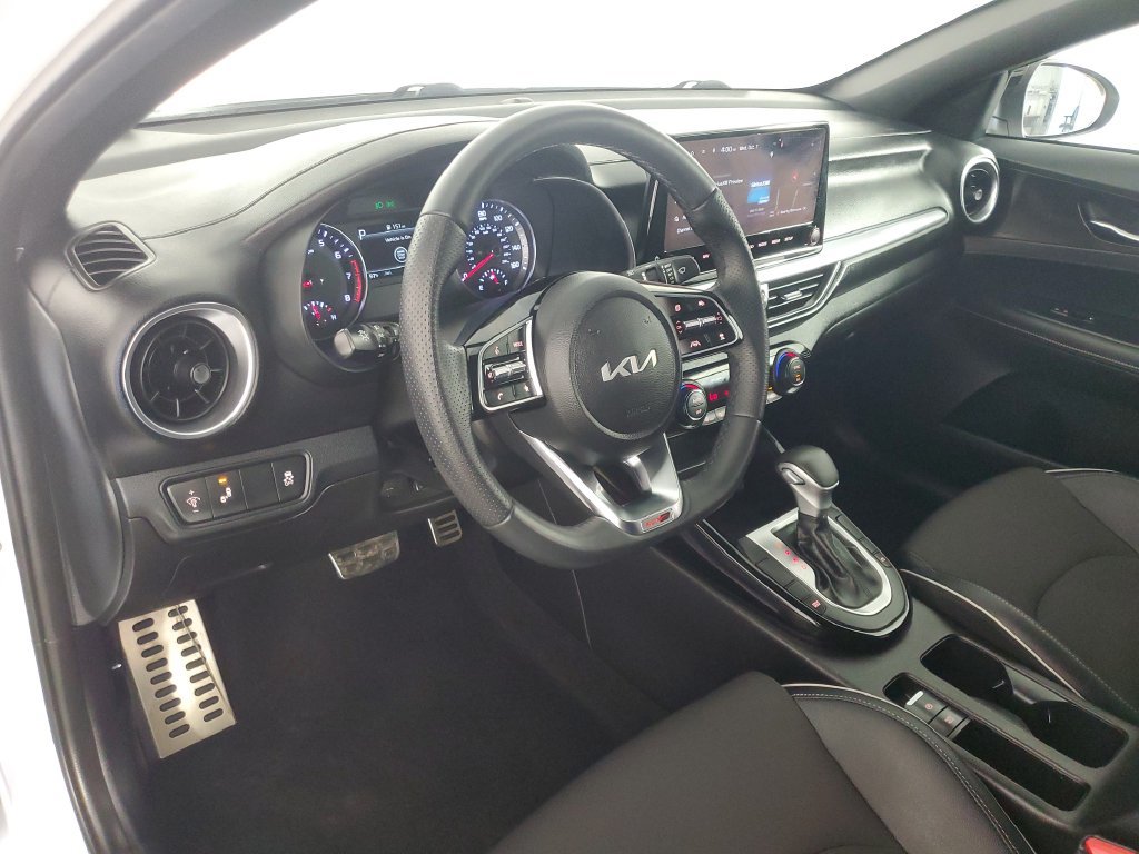 Used 2023 Kia Forte GT-Line w/ GT-Line Technology Package FWD image 11