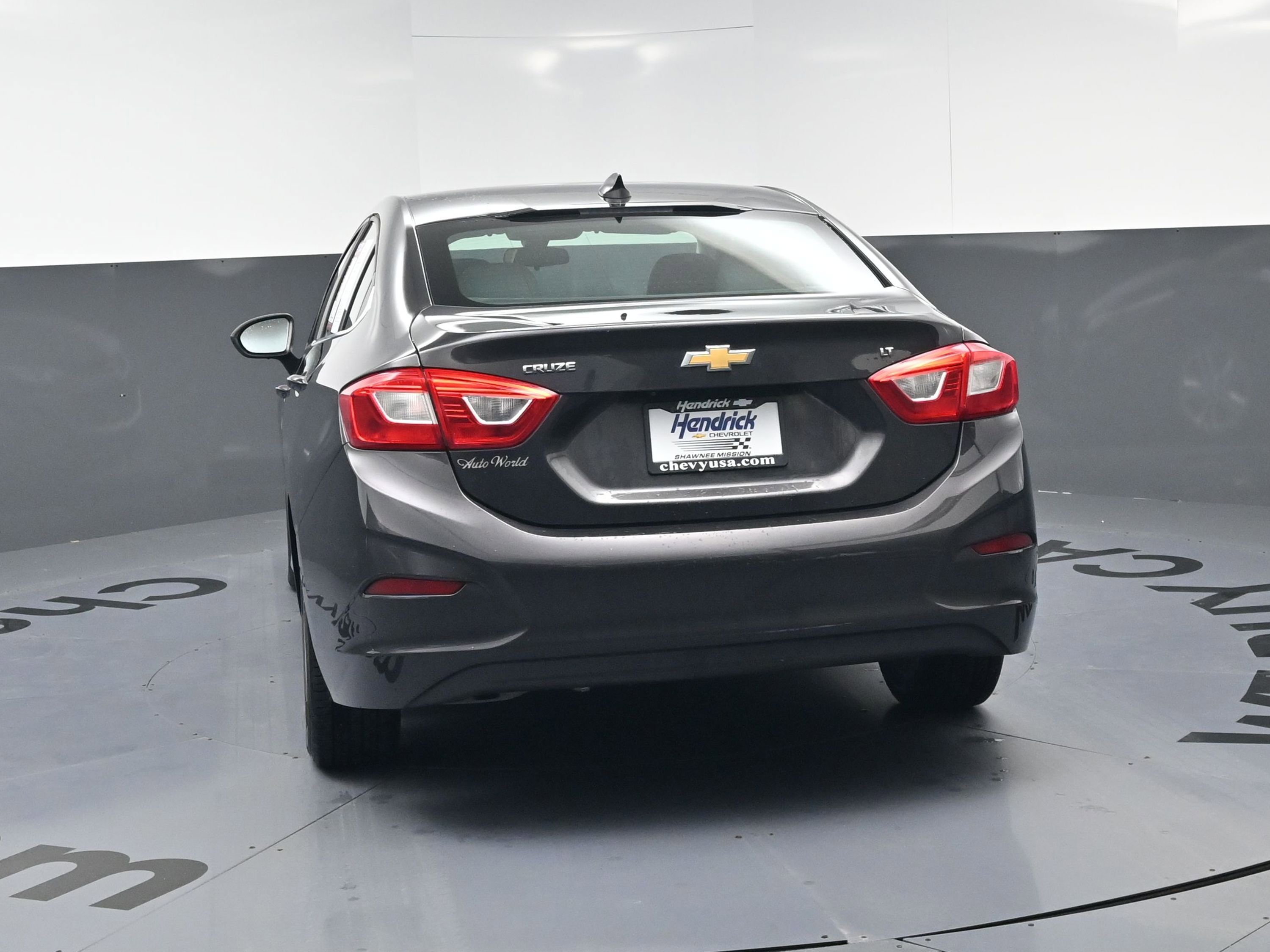 Used 2017 Chevrolet Cruze LT w/ Convenience Package image 8