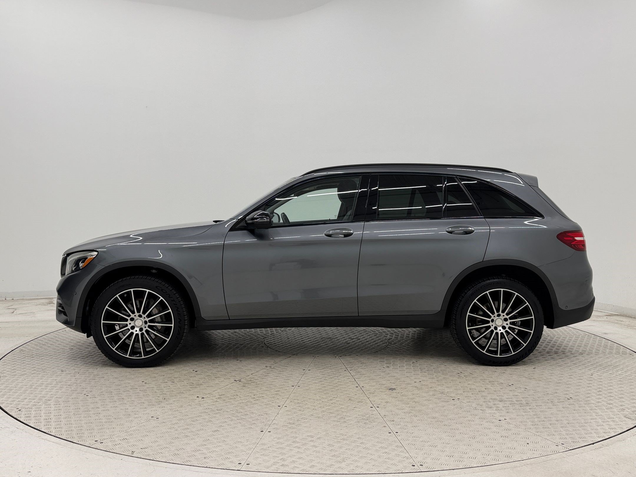 Used 2016 Mercedes-Benz GLC 300 4MATIC image 2
