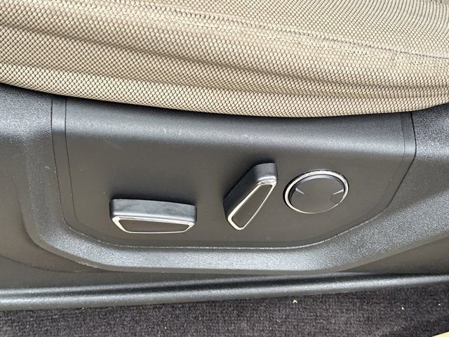 Used 2017 Ford F150 XLT w/ Equipment Group 302A Luxury image 21