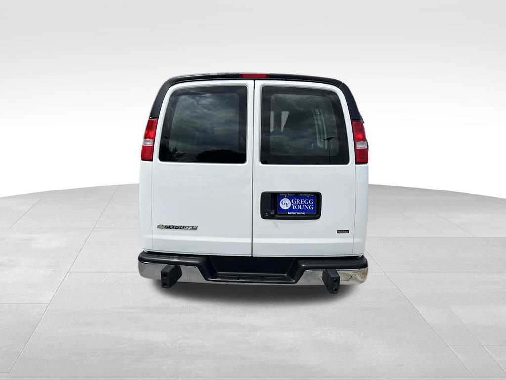 Used 2025 Chevrolet Express 2500 w/ Driver Convenience Package RWD image 5
