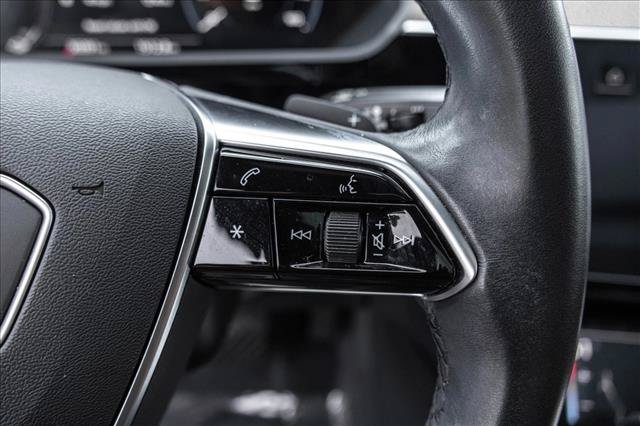 Used 2022 Audi e-tron Prestige w/ Prestige Package AWD/4WD image 15