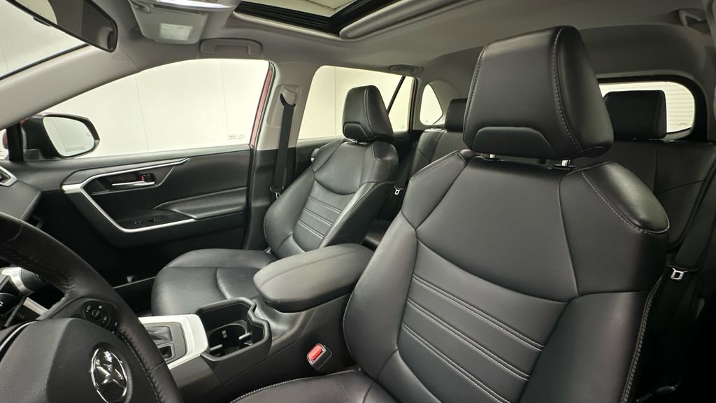 Certified 2022 Toyota RAV4 XLE Premium image 9