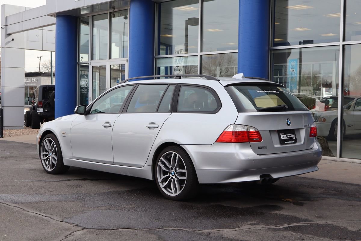 Used 2010 BMW 535i xDrive Wagon AWD/4WD image 3