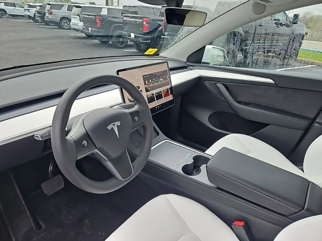 Used 2024 Tesla Model Y Long Range image 15