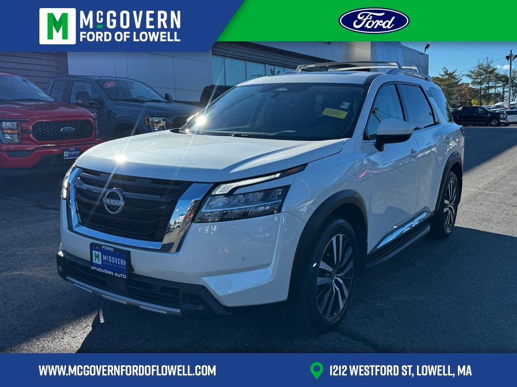 Used 2024 Nissan Pathfinder Platinum w/ Cargo Package