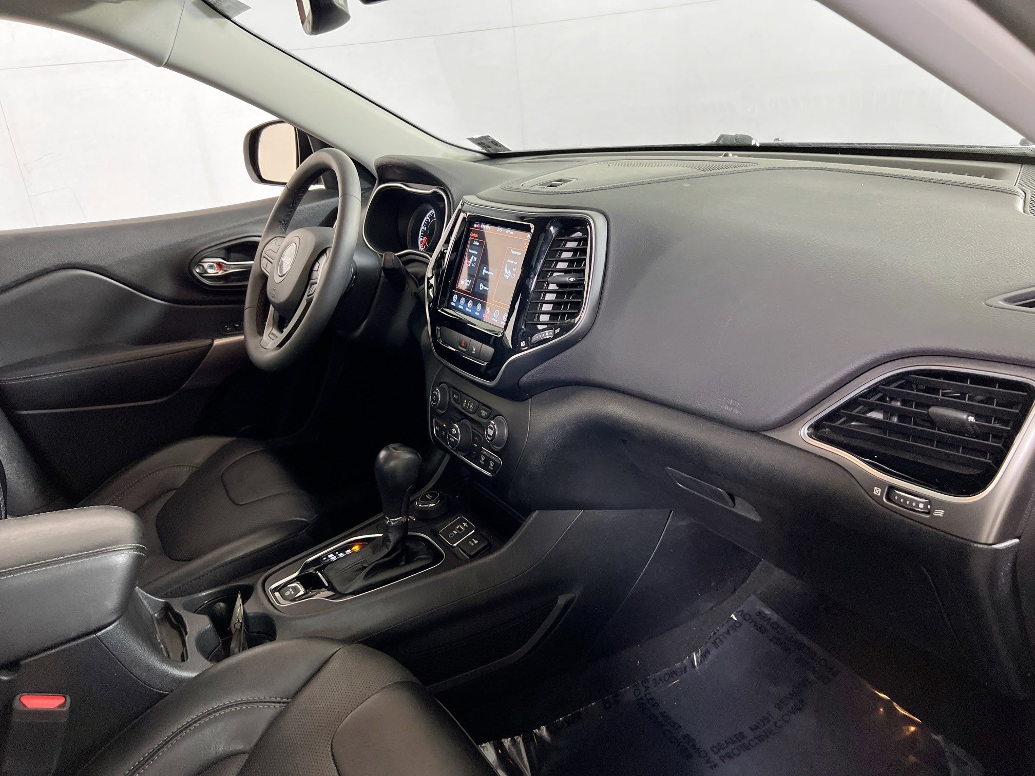 Used 2022 Jeep Cherokee Limited AWD/4WD image 28