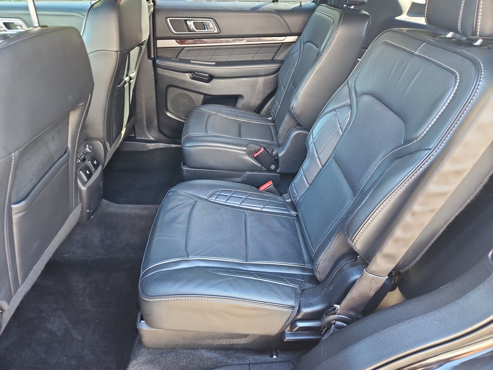 Used 2017 Ford Explorer Platinum AWD/4WD image 14