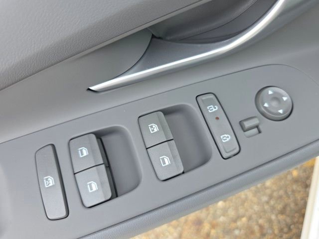 Certified 2025 Hyundai Elantra Sport image 15