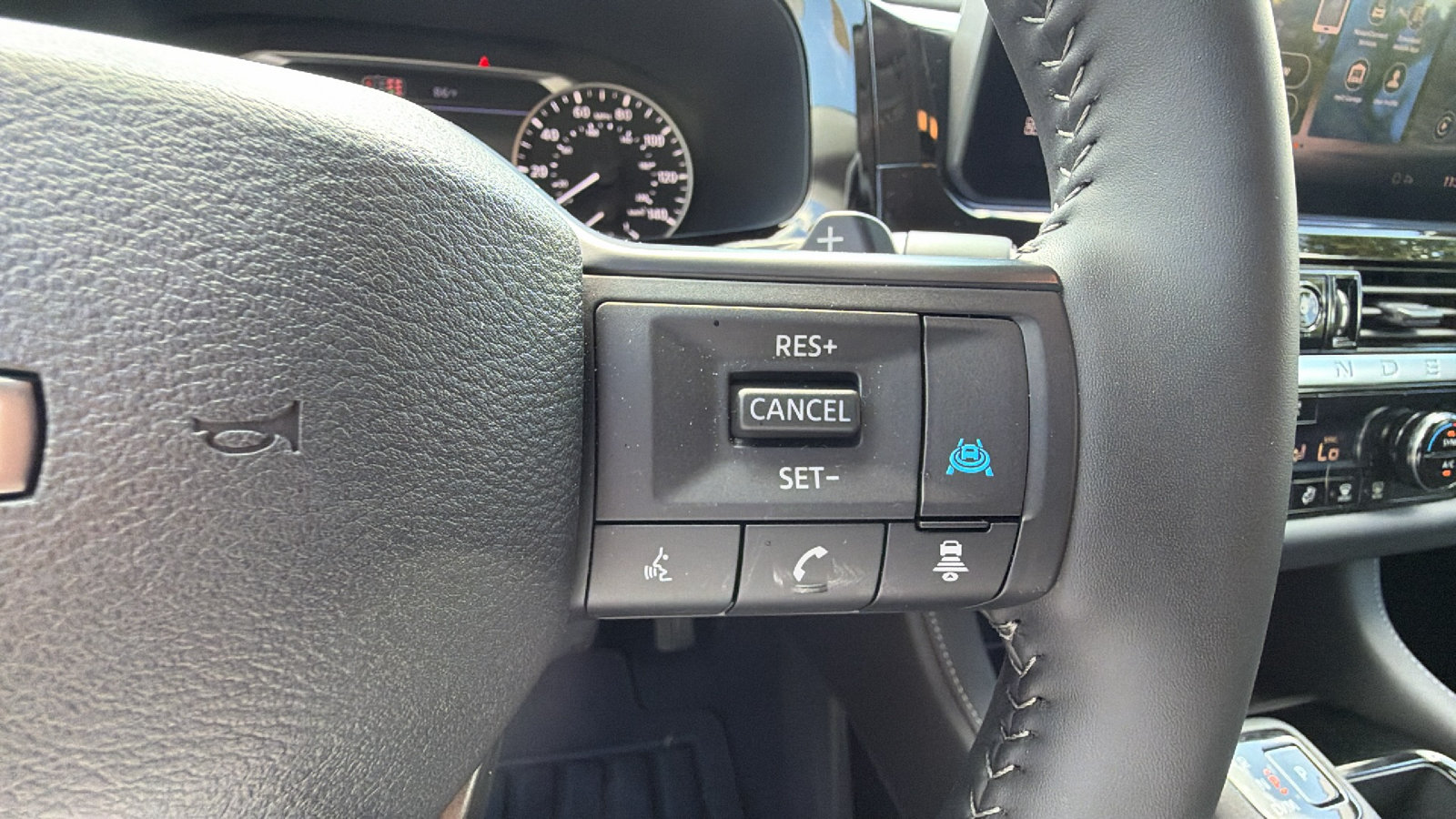 Used 2026 Nissan Pathfinder SV AWD/4WD image 29