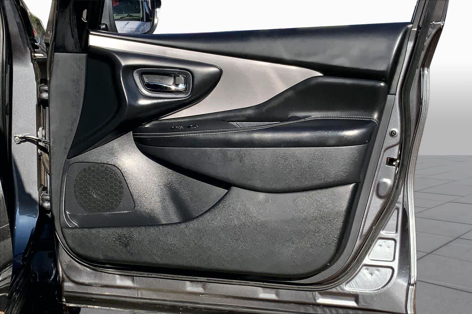 Used 2019 Nissan Murano SV FWD image 23