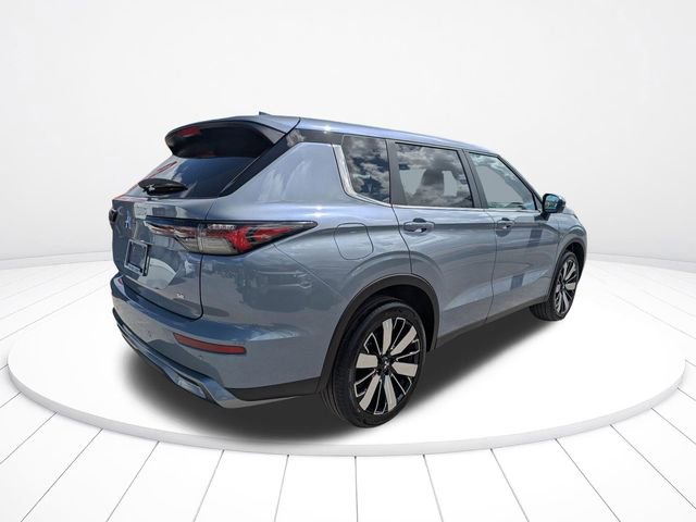 New 2026 Mitsubishi Outlander SE image 4