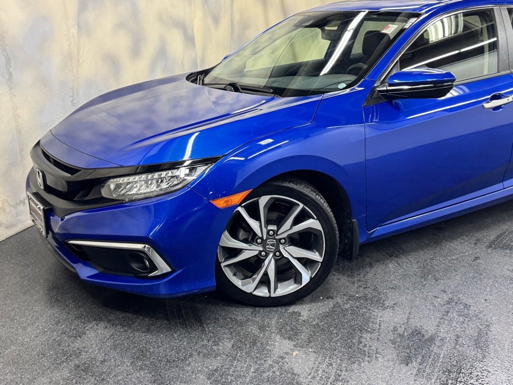 Used 2019 Honda Civic Touring image 2