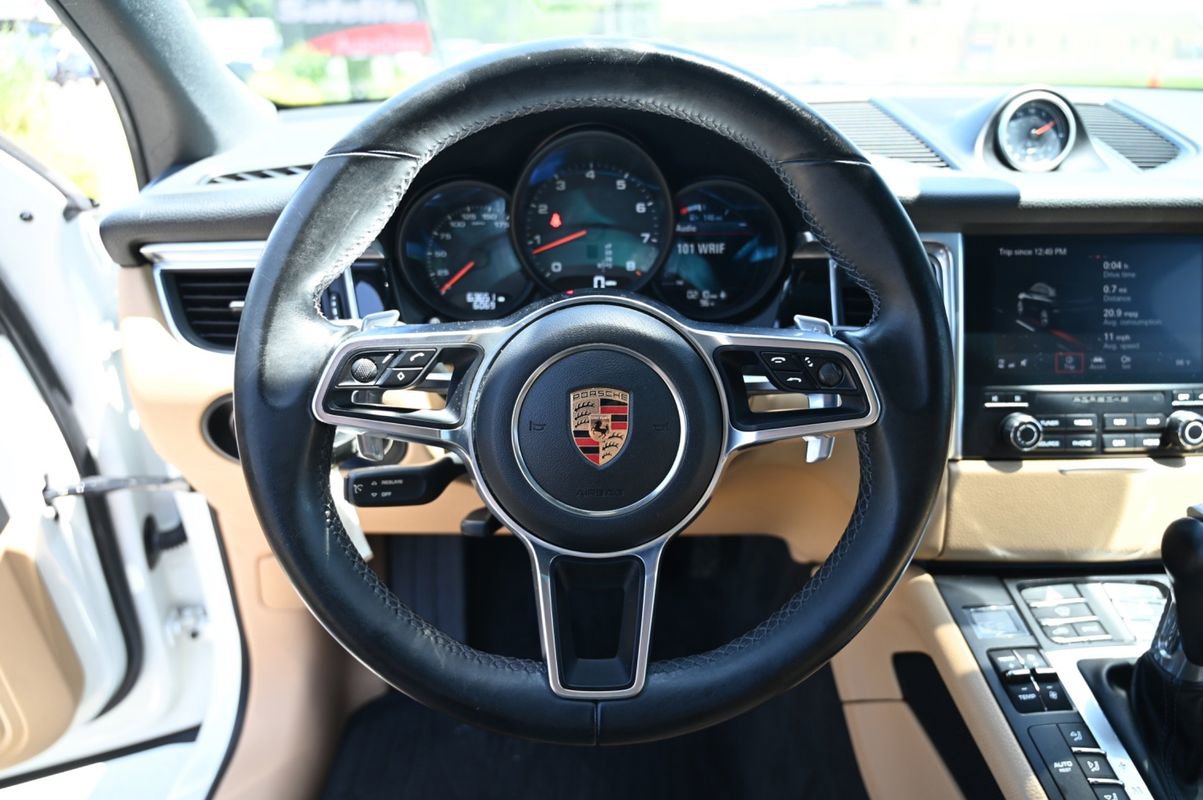 Used 2018 Porsche Macan S image 22