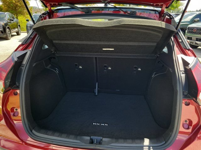 Certified 2023 Nissan Kicks SR w/ SR Premium Package FWD image 11