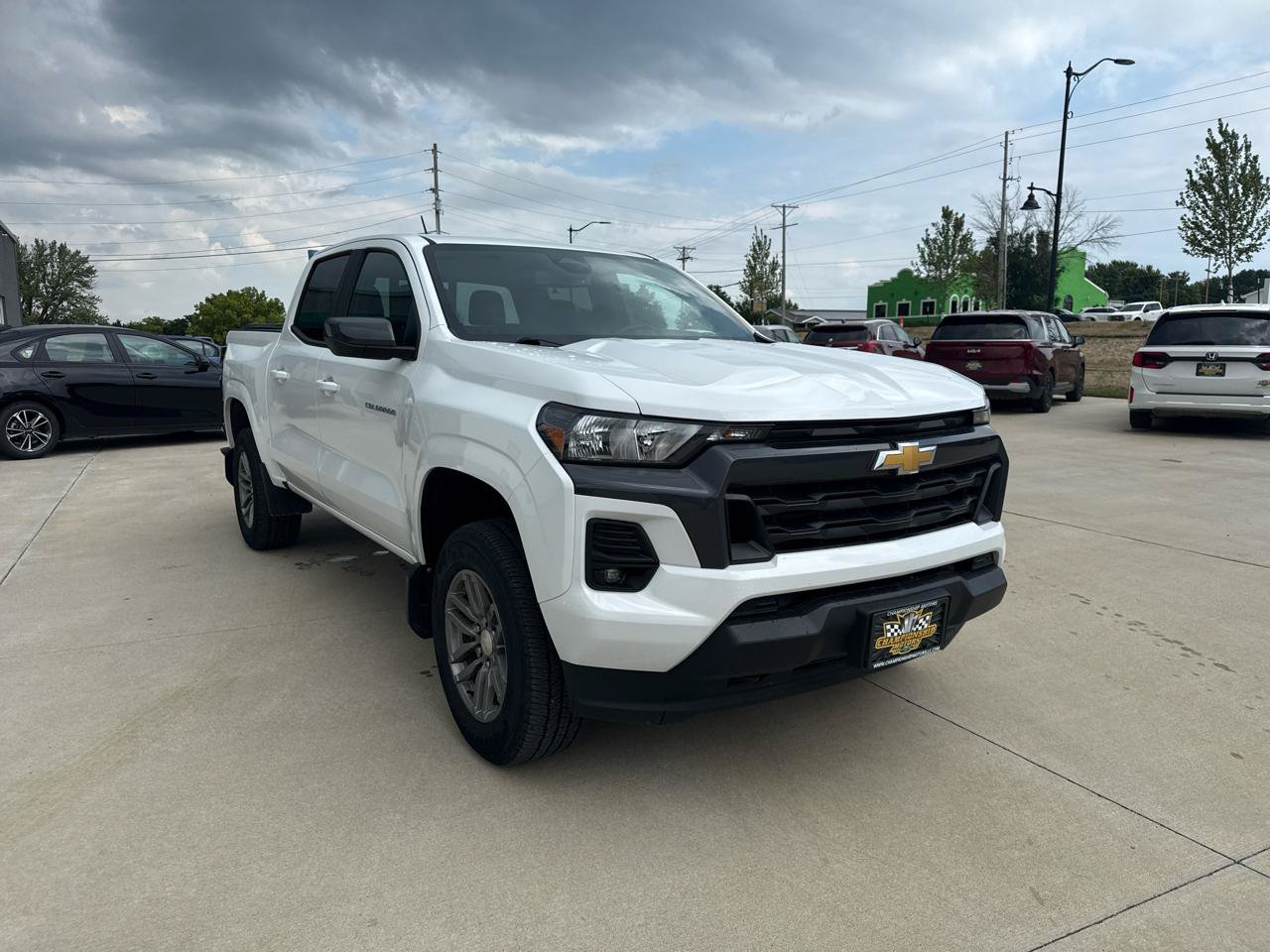 Used 2023 Chevrolet Colorado LT w/ LT Convenience Package II AWD/4WD image 3