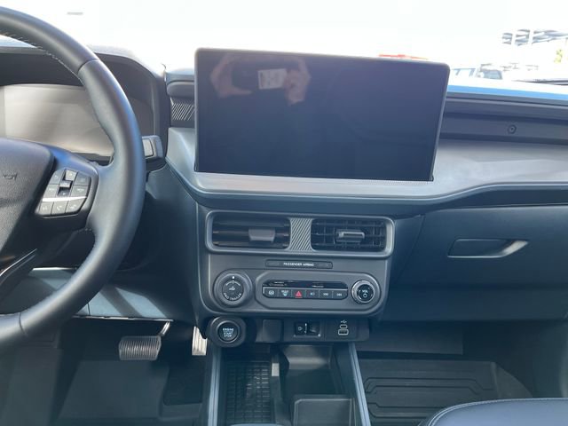 Used 2025 Ford Maverick Lariat w/ Black Appearance Package image 18