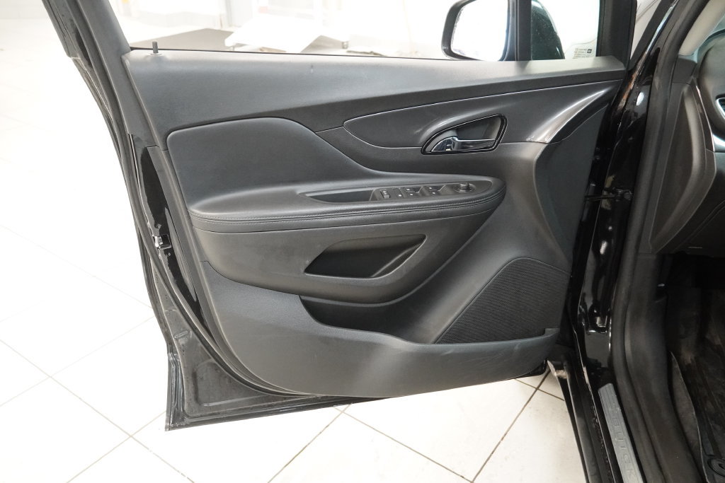 Used 2020 Buick Encore Preferred AWD/4WD image 5