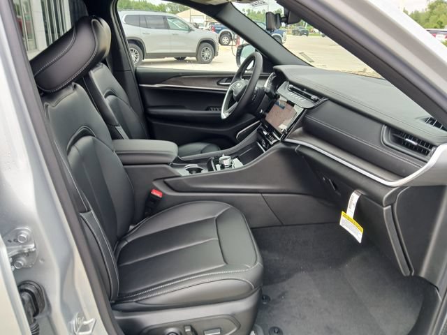 New 2026 Jeep Grand Cherokee L Limited w/ Luxury Tech Group II AWD/4WD image 21