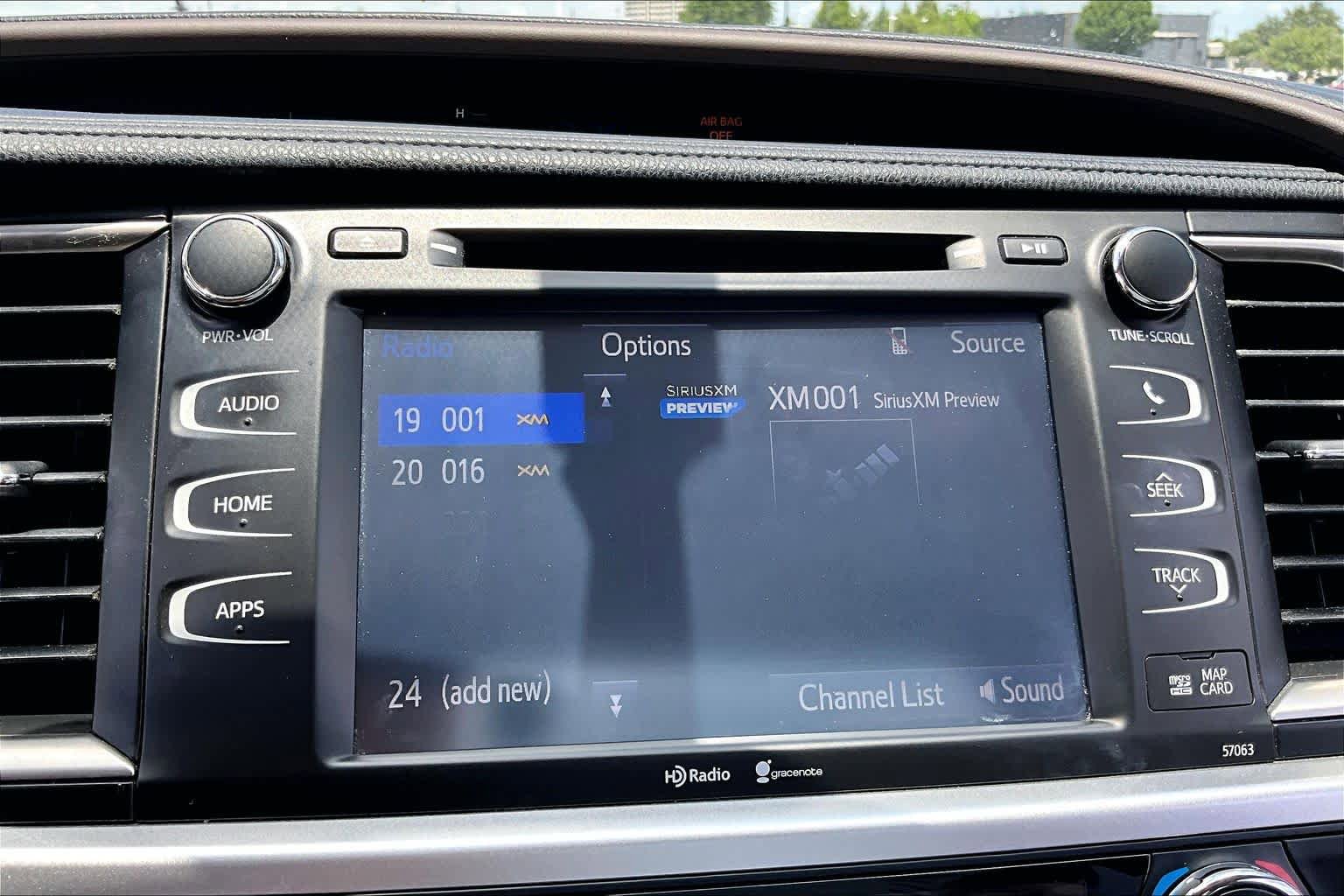 Used 2015 Toyota Highlander XLE FWD image 32