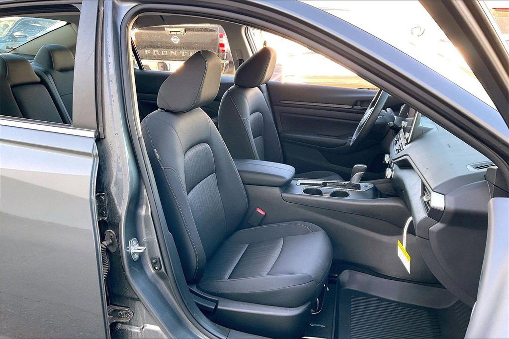 Used 2025 Nissan Altima 2.5 S image 7