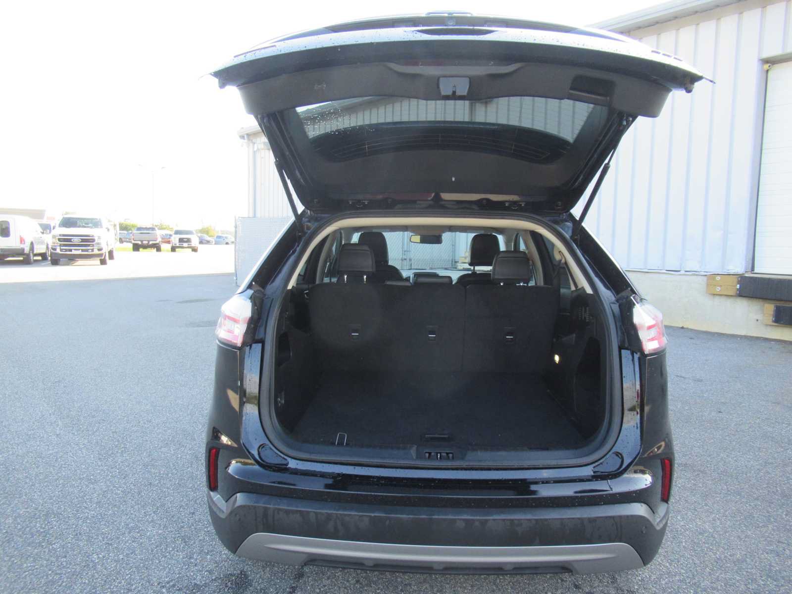 Used 2024 Ford Edge SEL AWD/4WD image 16