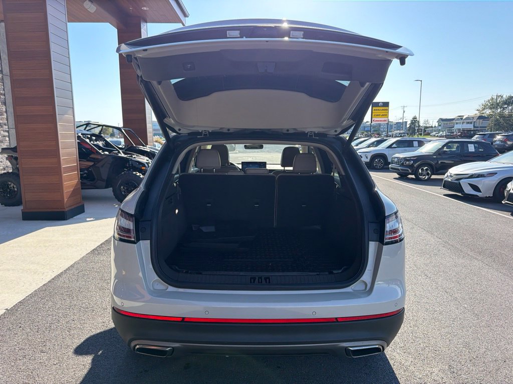Used 2023 Lincoln Nautilus Reserve AWD/4WD image 10