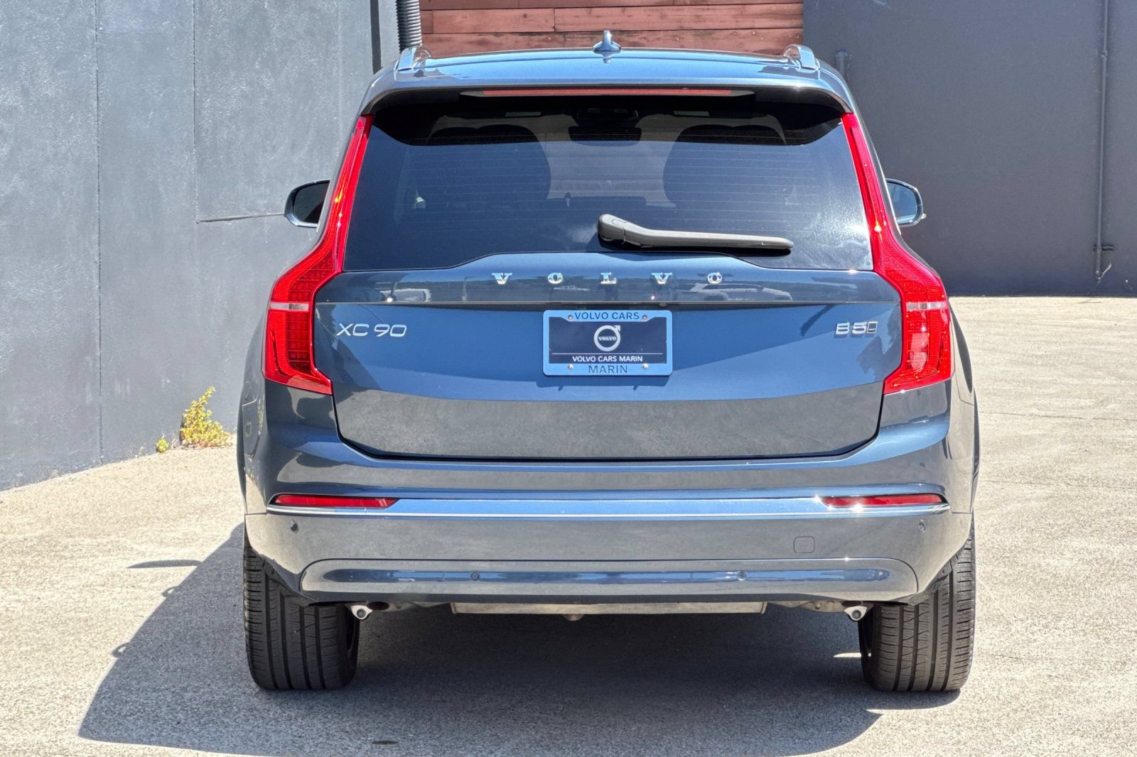 Certified 2023 Volvo XC90 B5 Plus w/ Protection Package AWD/4WD image 8