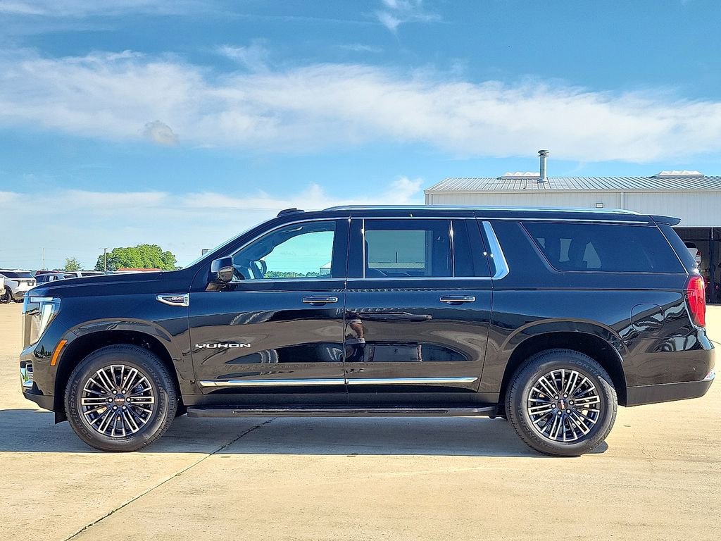 Used 2025 GMC Yukon XL Elevation image 3