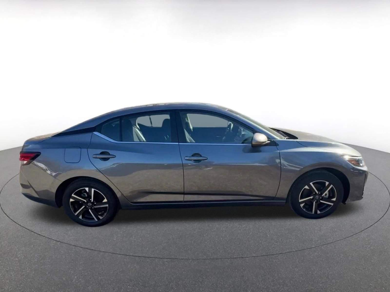 Used 2025 Nissan Sentra SV FWD image 16
