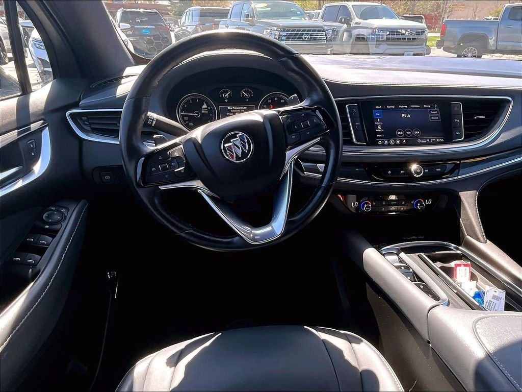 Used 2023 Buick Enclave Essence AWD/4WD image 16