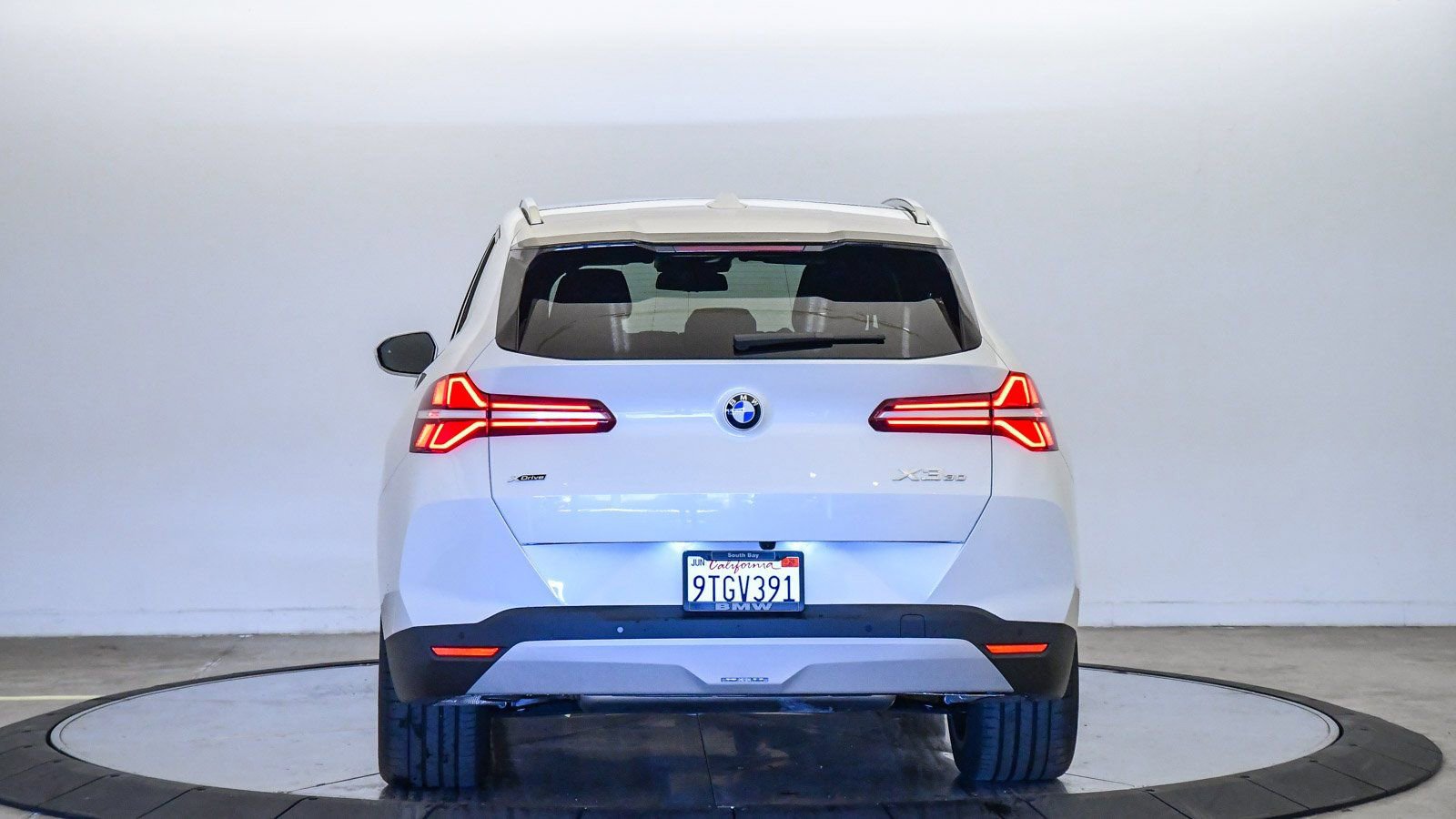 Used 2025 BMW X3 xDrive30i w/ Convenience Package image 3