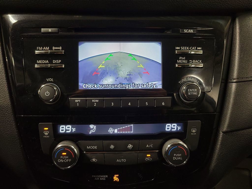 Used 2017 Nissan Rogue SV image 20