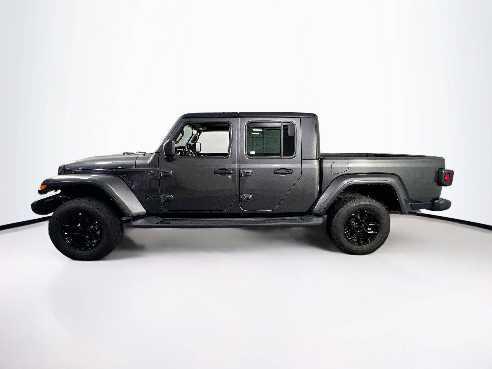 Used 2022 Jeep Gladiator Sport image 8
