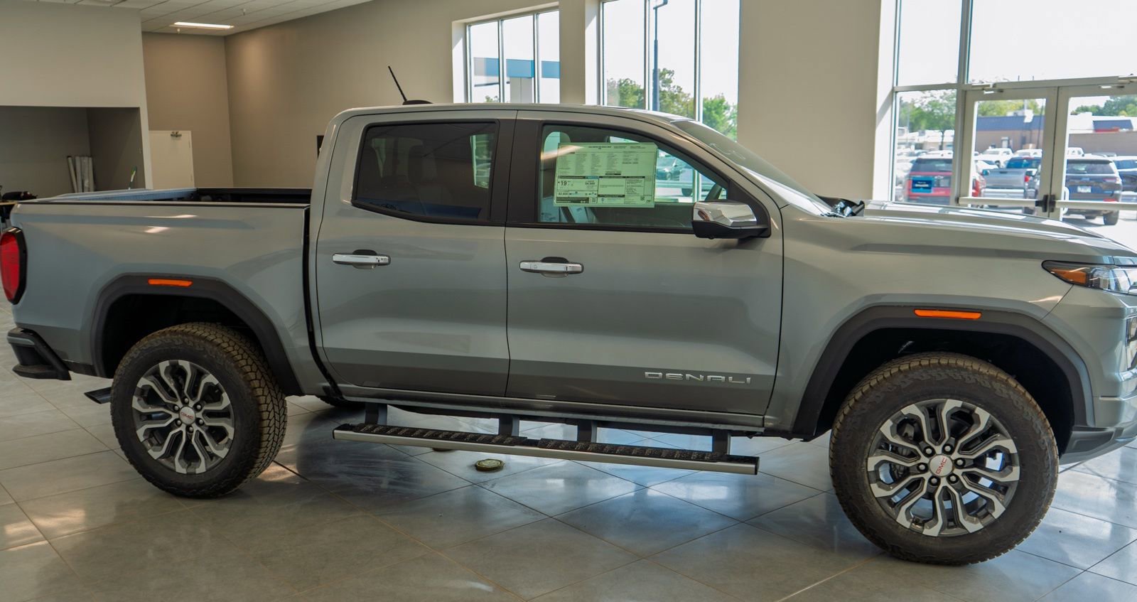 New 2026 GMC Canyon Denali image 4