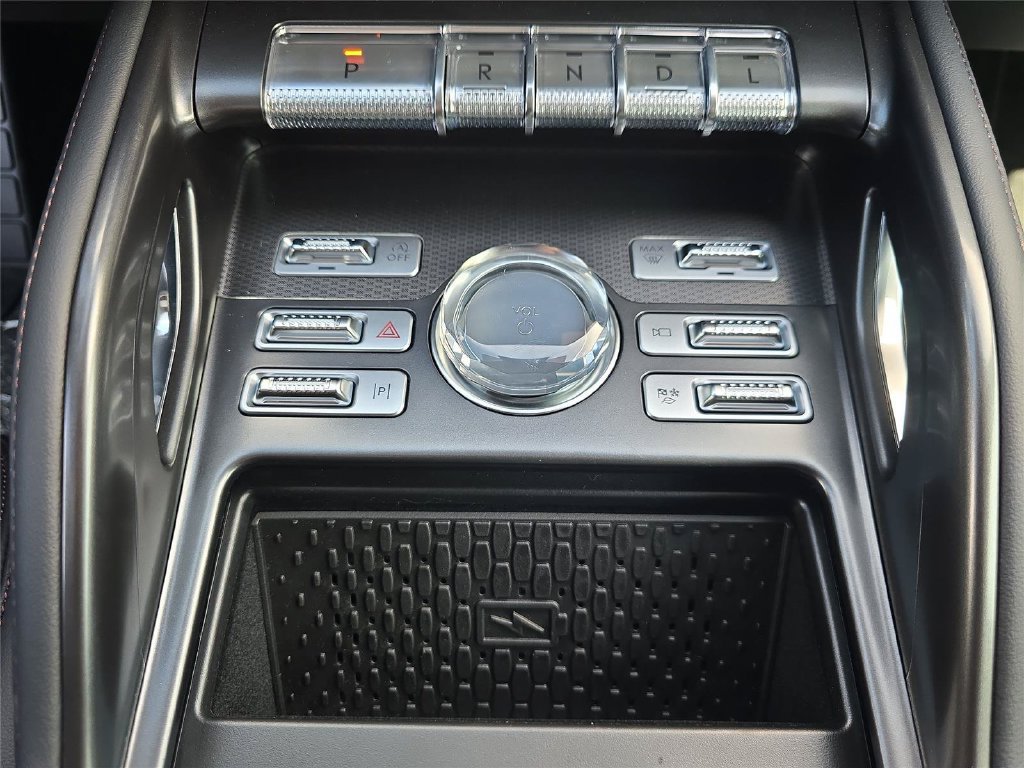New 2026 Lincoln Nautilus Premier AWD/4WD image 16