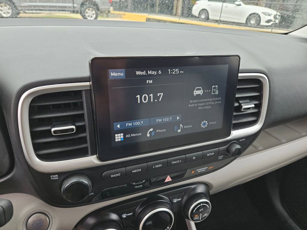 Used 2025 Hyundai Venue SEL FWD image 21