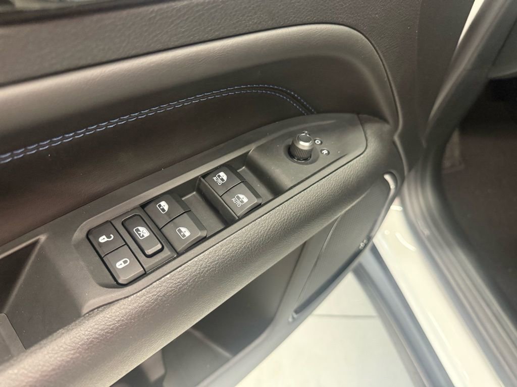 New 2026 Jeep Compass Limited image 9