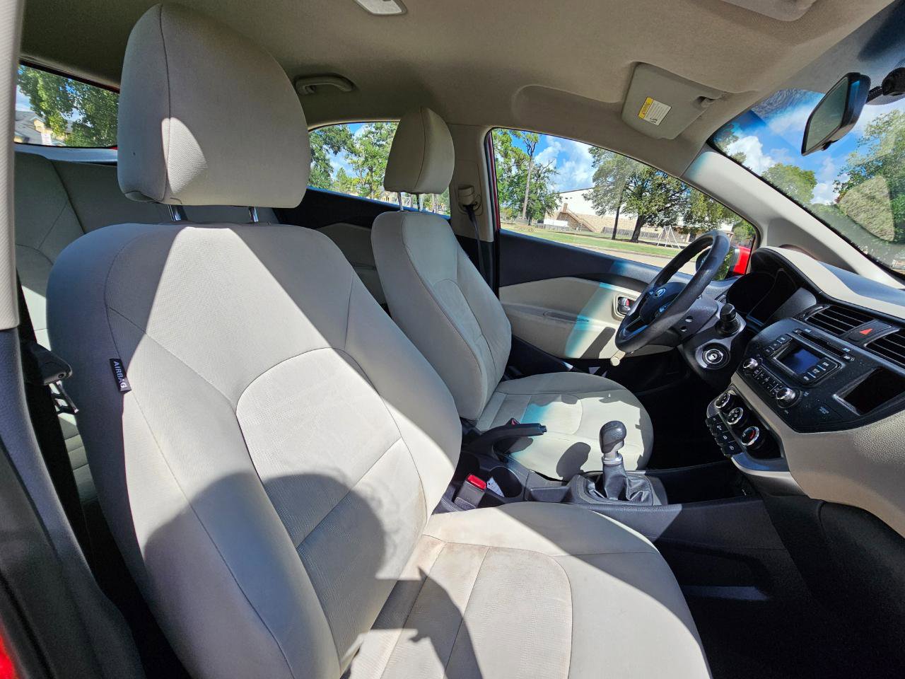 Used 2013 Kia Rio LX image 24