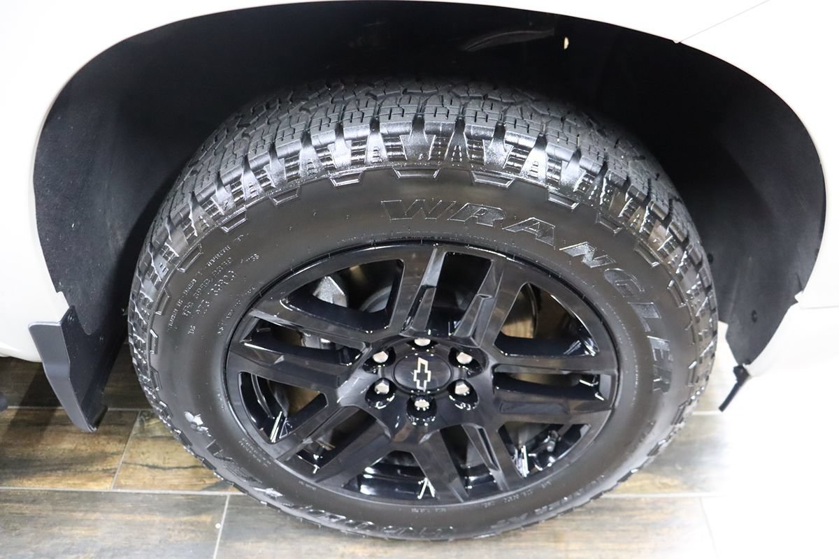 Used 2026 Chevrolet Silverado 1500 Custom w/ Turbomax Blackout Package AWD/4WD image 32
