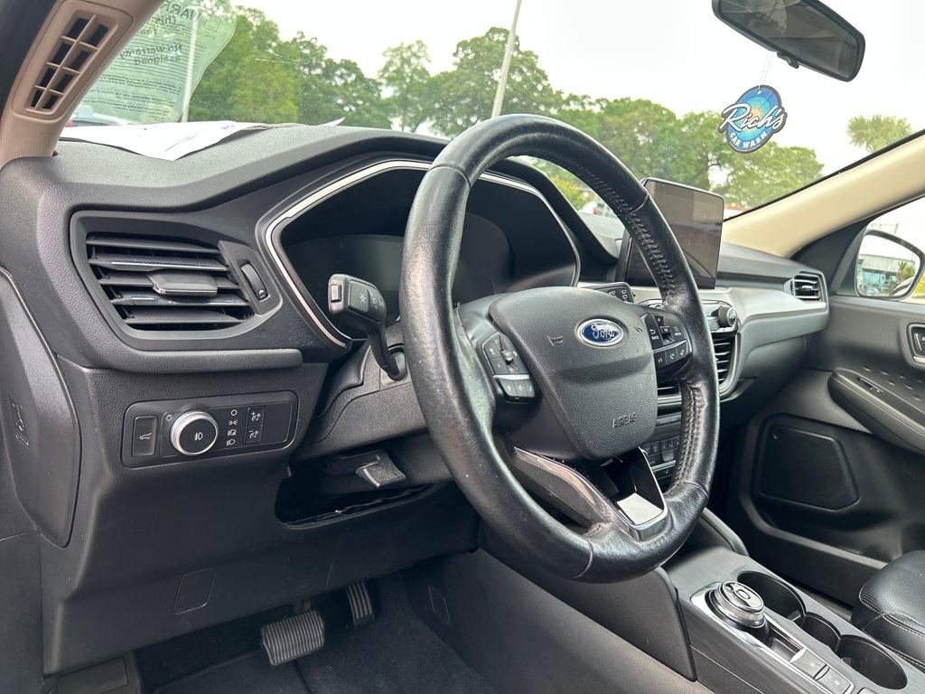 Used 2020 Ford Escape SEL image 10